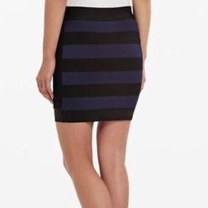 BCBG Powerskirt Size Small